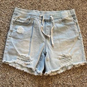 Size medium bought online from FN and only worn once!